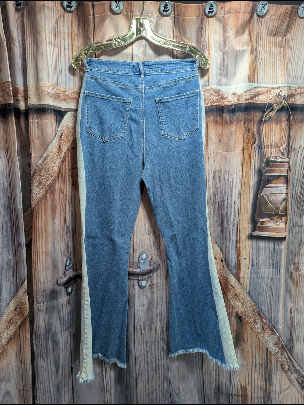 Versona Women's Bootcut Jeans in Light Blue Denim
